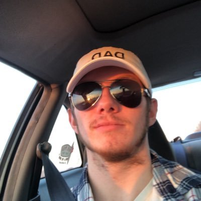 Profile Picture of Hen Bess (@BenHess16) on Twitter