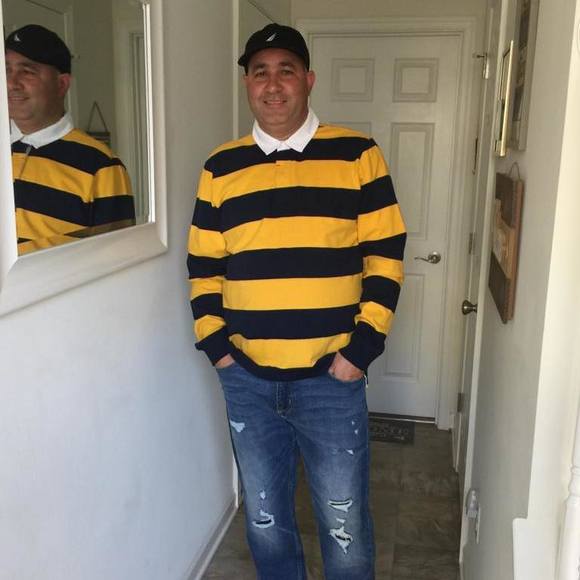 Profile Picture of Joel Valle (@tatequieto) on Poshmark