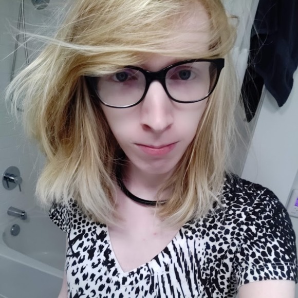 Profile Picture of Ely Haughie (@elycin) on Poshmark
