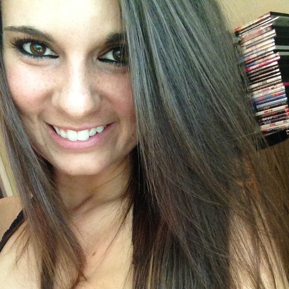 Jessica Oathoudt - Poshmark Profile Picture of Jessica Oathoudt (@jesmarieo) on Poshmark