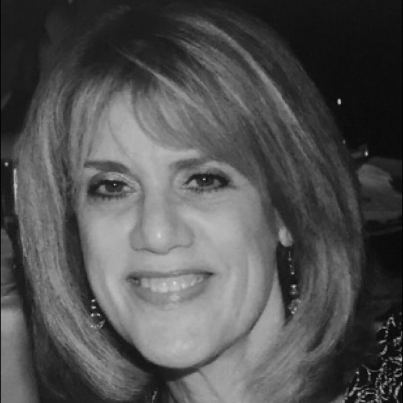 Profile Picture of Diane Slaughter (@dmcmillecreate) on Poshmark