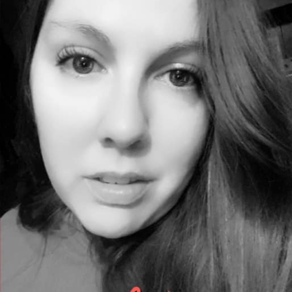 Profile Picture of Erin Edwards-wainwright (@eewain2584) on Poshmark