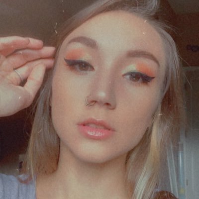 Profile Picture of Ashley  🦚 (@AshParkhurst) on Twitter