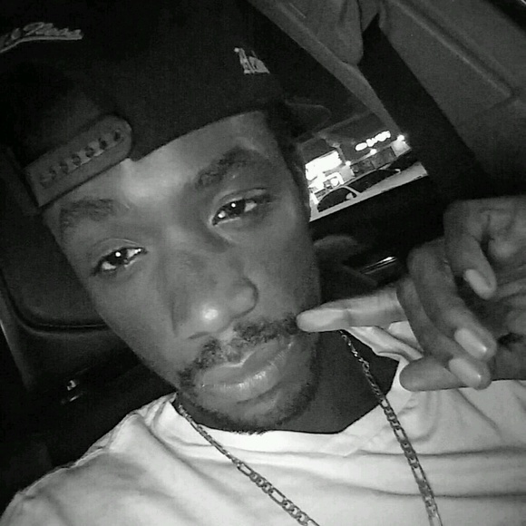 Profile Picture of Chucky Murphy (@chuckym27) on Poshmark