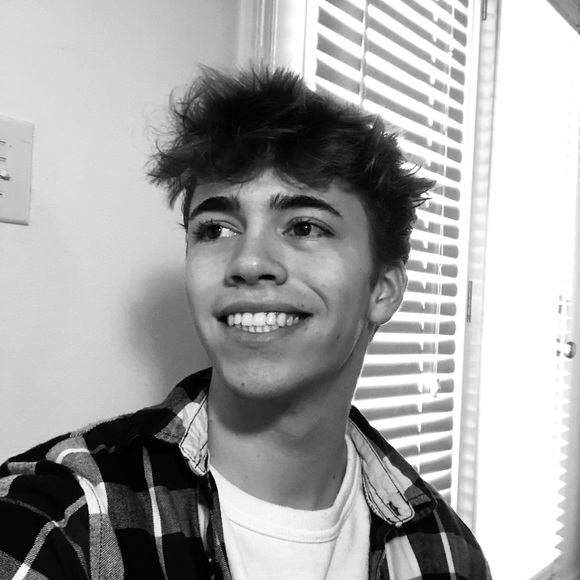 Profile Picture of Daniel Bridgeman (@dannyb0813) on Poshmark