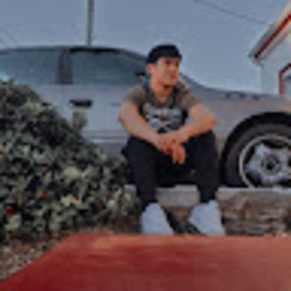 Profile Picture of Jeremias Gonzalez (@jeremiasgonz264) on Poshmark