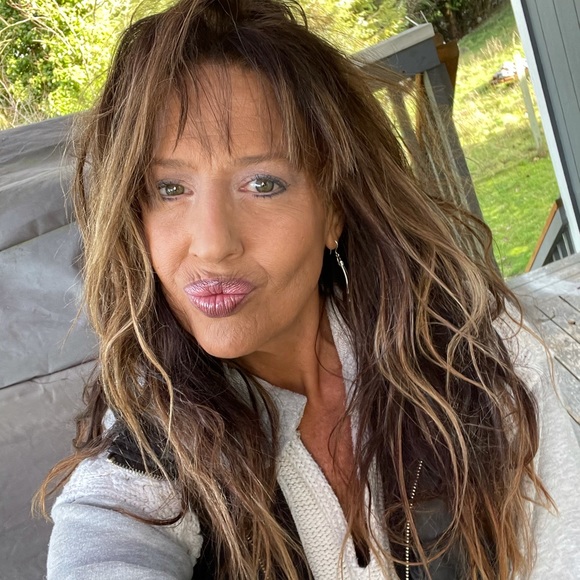 Profile Picture of Annie marie Sturmer (@annie777m) on Poshmark