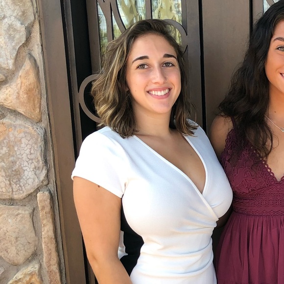 Profile Picture of Gina Pallozzi (@pallozzi_gina) on Poshmark