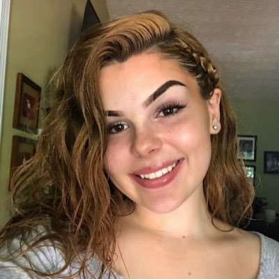 Profile Picture of Leah Veal (@lifewithlv) on Twitter