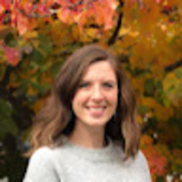 Profile Picture of Andra Lagergren (@andralager206) on Poshmark