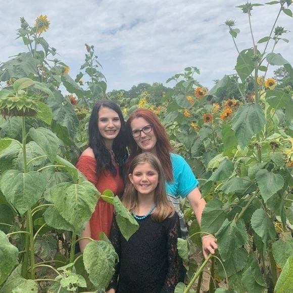 Profile Picture of Danielle Malek (@dannydee89) on Poshmark