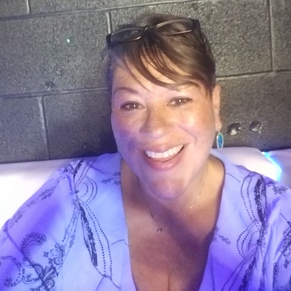 Profile Picture of Teresa Somrak meeks (@teresasomrak252) on Poshmark