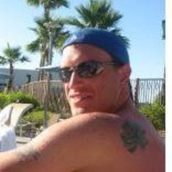 Profile Picture of Corey Englehardt (@coreyenglehardt) on Poshmark