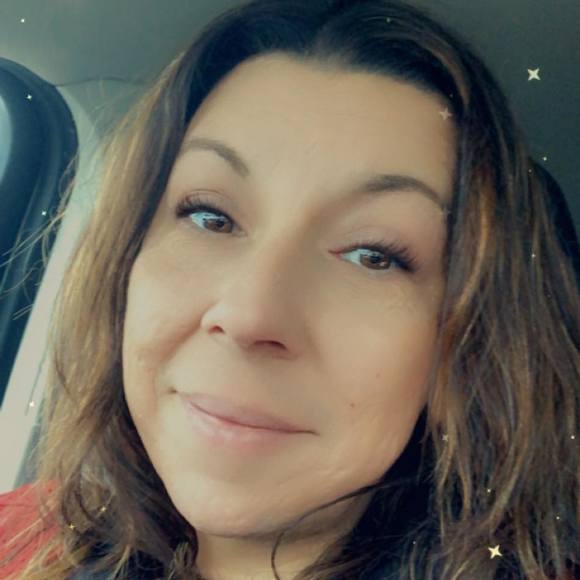 Profile Picture of Rachel Gettig (@sharplady23) on Poshmark