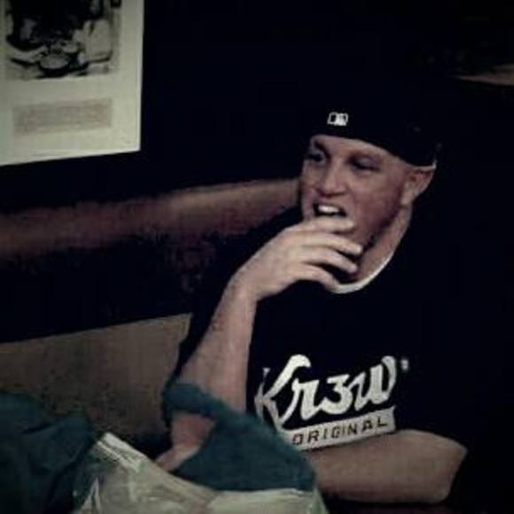 Profile Picture of Tommy Draper (@tommydraper) on Poshmark