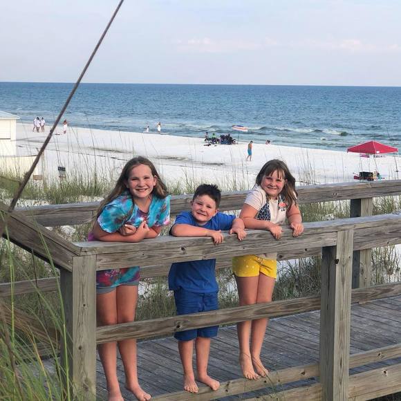 Profile Picture of Sarah Tuschhoff (@sarahmarie2911) on Poshmark