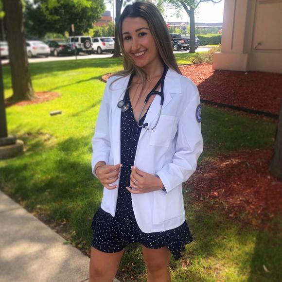 Profile Picture of Nayiri Khatchadourian (@nayirikh27) on Poshmark