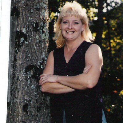 Profile Picture of Robin Mayhall (@nenarobin) on Twitter