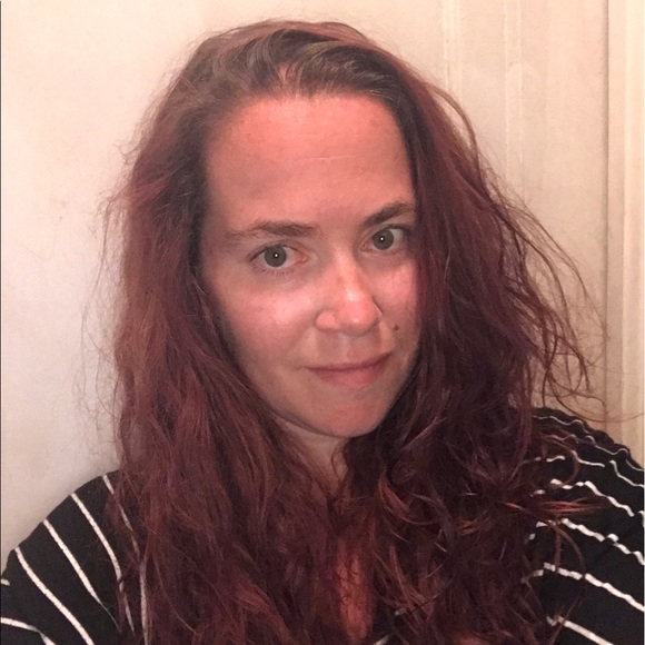 Profile Picture of Karen Chandonnait (@kchan530) on Poshmark