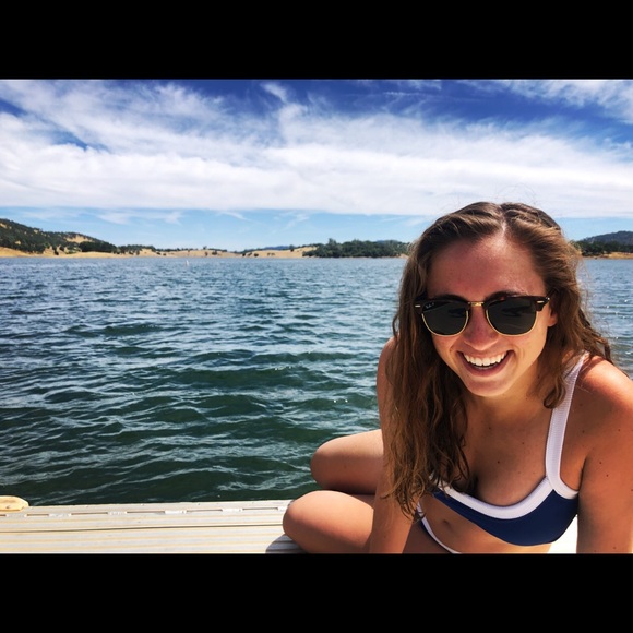 Profile Picture of Jamie Cutrera (@jamiecut27) on Poshmark