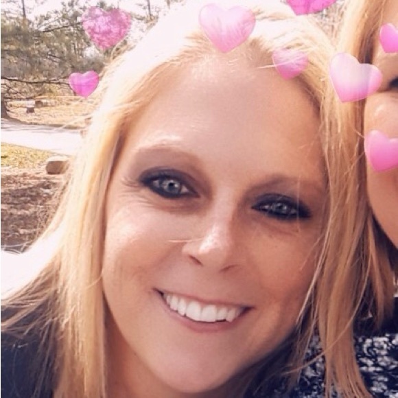Profile Picture of Erica Brininger (@ebrininger) on Poshmark