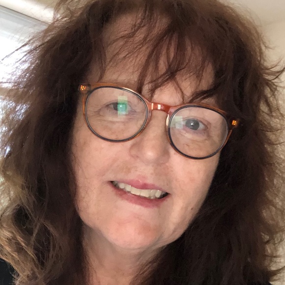 Profile Picture of Sarah Lieberman (@sarahjune52) on Poshmark