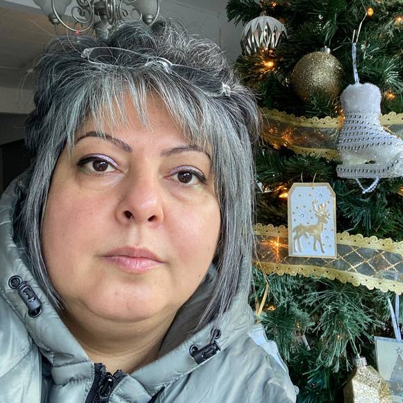 Profile Picture of Mehrnaz Eskandar (@mehrnazes) on Poshmark