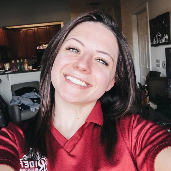 Profile Picture of Emily Aulenbach (@emilyaulenbach) on Poshmark