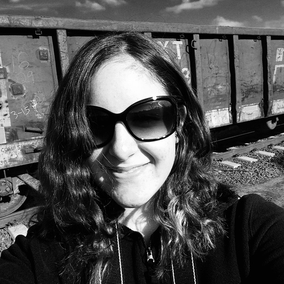 Profile Picture of Jill Balaban (@jbala32) on Poshmark