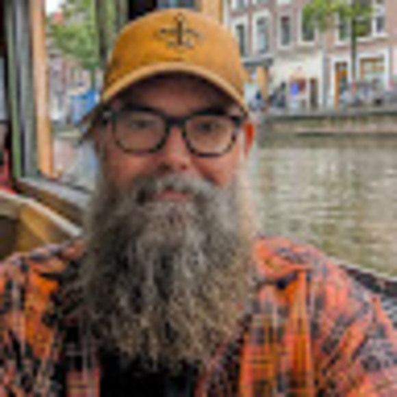 Profile Picture of Travis Erwin (@traviswriter) on Poshmark