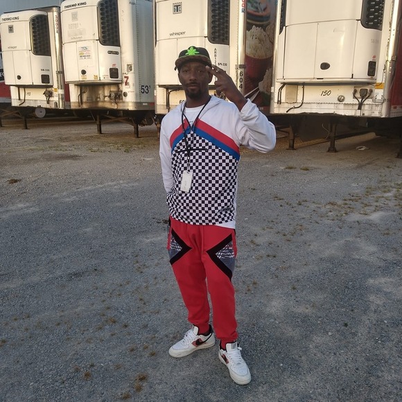 Profile Picture of Jerrod Brinson (@jerrodbrinson) on Poshmark