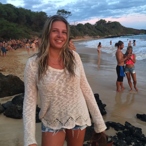 Profile Picture of Nina Thompson-sargoni (@ninats) on Poshmark