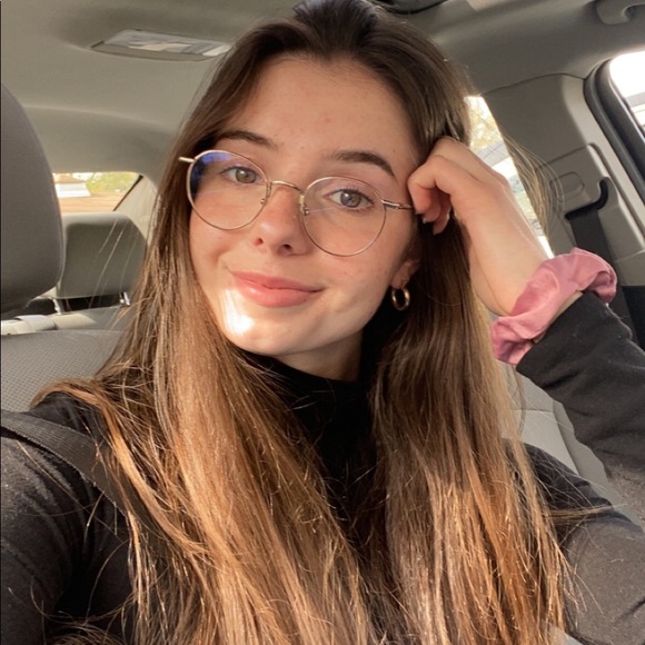 Profile Picture of Amela Sijecic (@12amelasijecic) on Poshmark