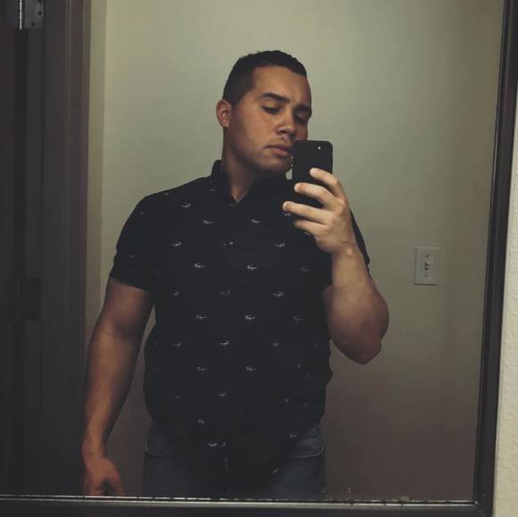 Profile Picture of Edison Rodriguez (@redison23) on Poshmark