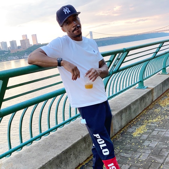 Profile Picture of Darrell Fortune (@darrell1105) on Poshmark