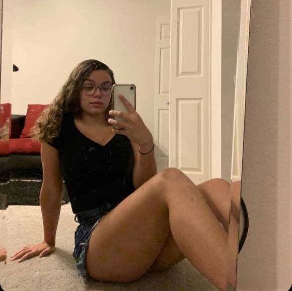 Profile Picture of Cyd Rodriguez (@cyd_marie) on Poshmark