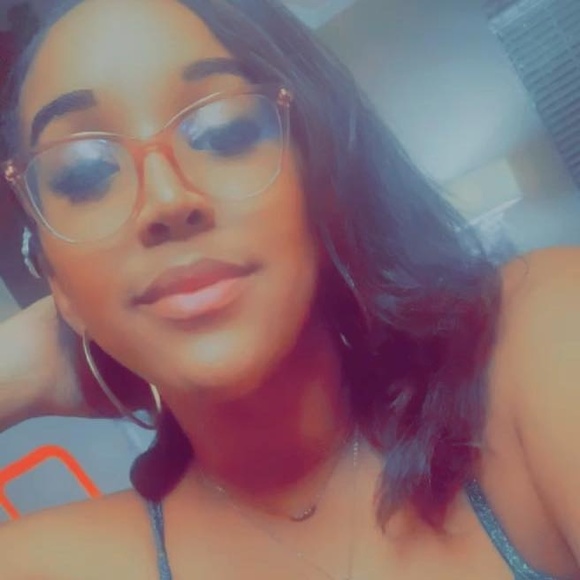 Profile Picture of Ariel Jordan (@ajorda02) on Poshmark