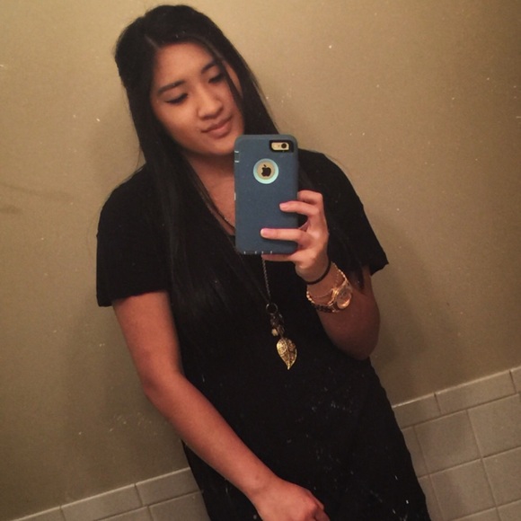 Profile Picture of Vienna Chanthakham (@vienna_chann) on Poshmark