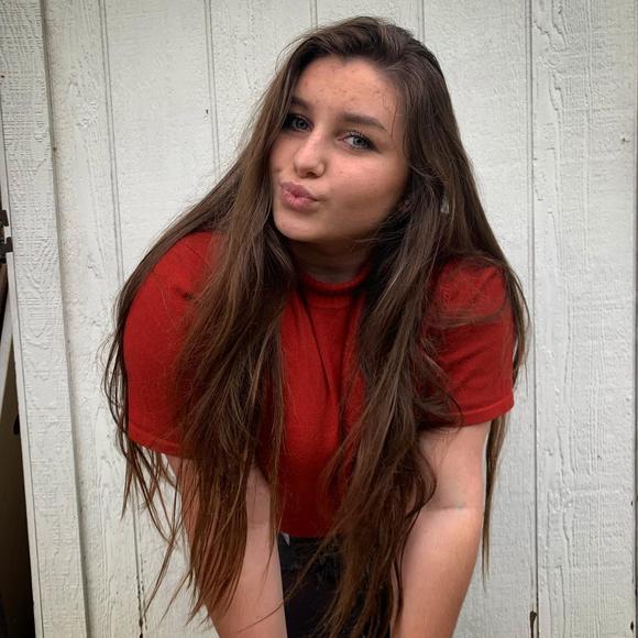 Profile Picture of Tori Colbert (@tori_anne15) on Poshmark