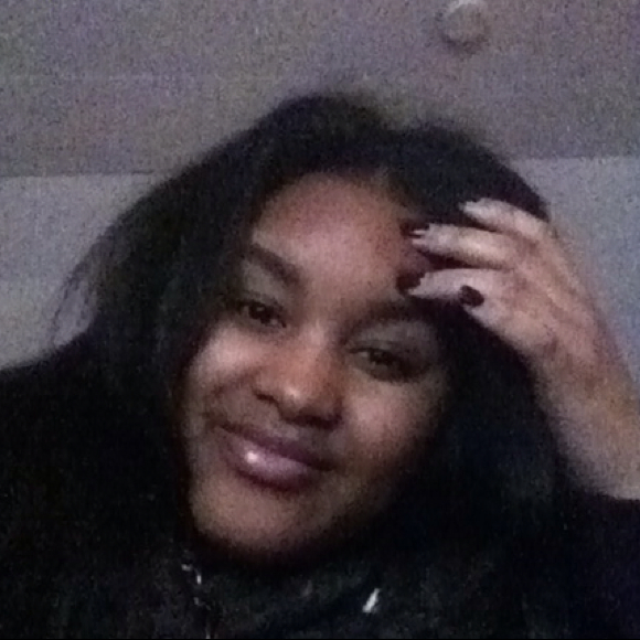 Profile Picture of Tori Lockett (@tlockett) on Poshmark