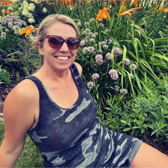 Profile Picture of Jessica Stapleton (@jesser414) on Poshmark