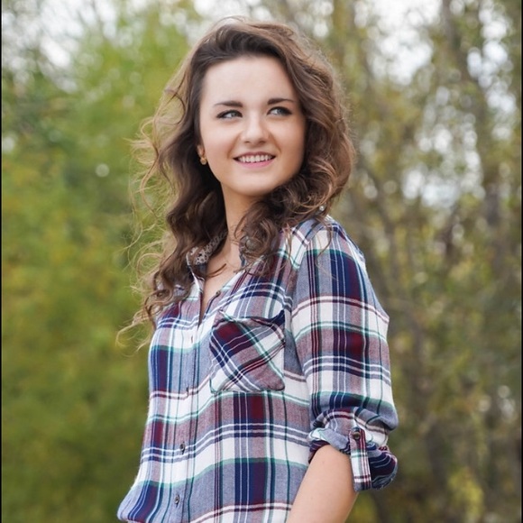 Profile Picture of Tori Migliazzo (@torimigliazzo) on Poshmark