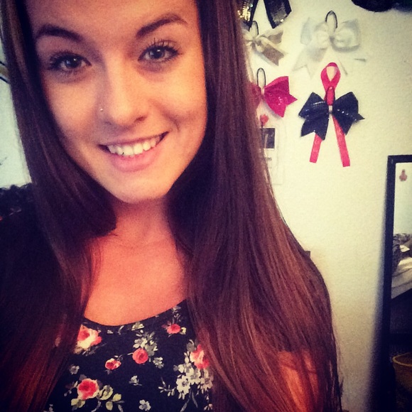 Profile Picture of Morgan Twitchell (@morgantwitch944) on Poshmark