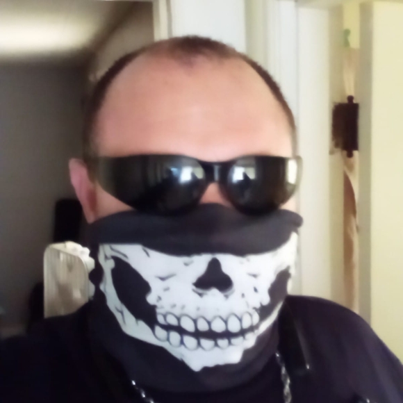 Profile Picture of Cecil Davis (@daviscecil06) on Poshmark