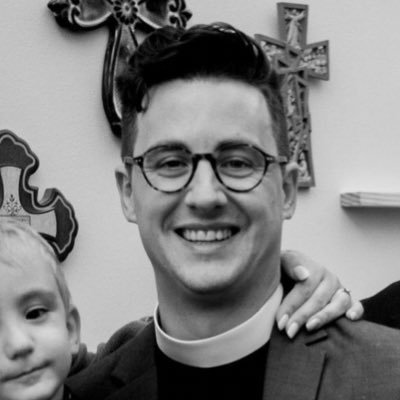 Profile Picture of Fr Jon Andrew (@jonbeadle) on Twitter