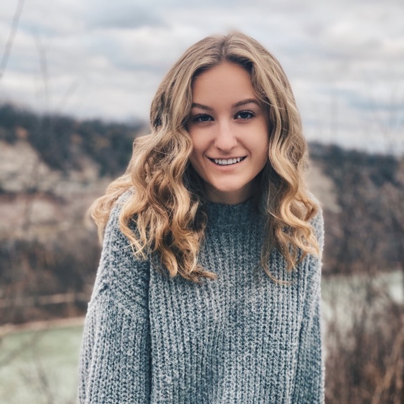 Profile Picture of Kayla Vidmar (@kaylavidmar) on Poshmark