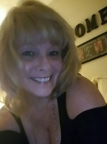 Profile Picture of Robin Marcello (@robinmarcello) on Poshmark