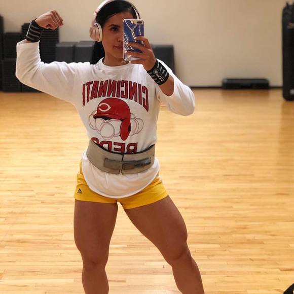 Profile Picture of Gabby Santarosa (@gabbys0227) on Poshmark