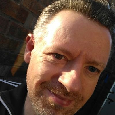 Profile Picture of TheRealKärl🎸Johnsen (@karl_Guitar_Man) on Twitter