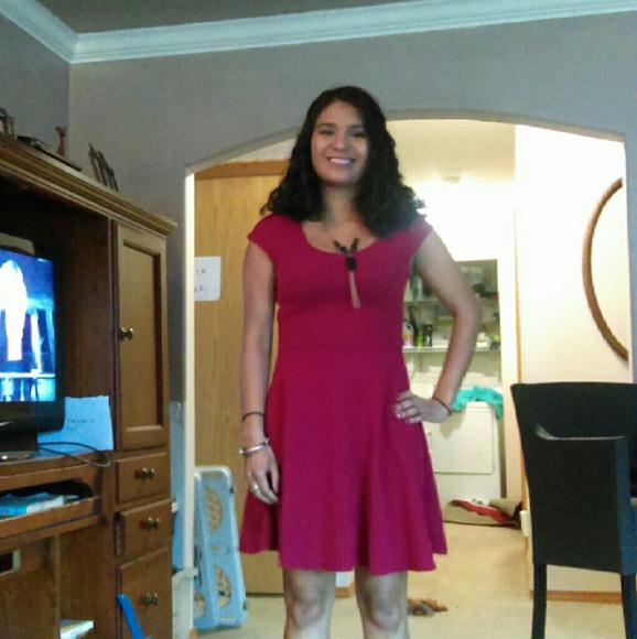 Profile Picture of Luz Blanco (@luzkarina) on Poshmark